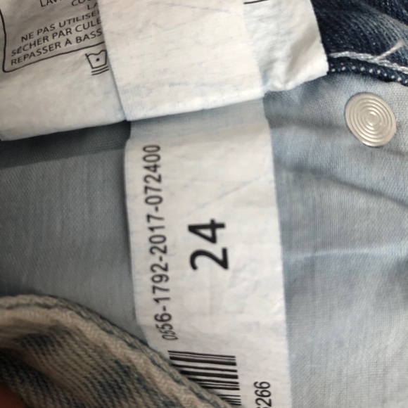 3/$25 BLUENOTES high rise mom acid wash jeans - Picture 4 of 6